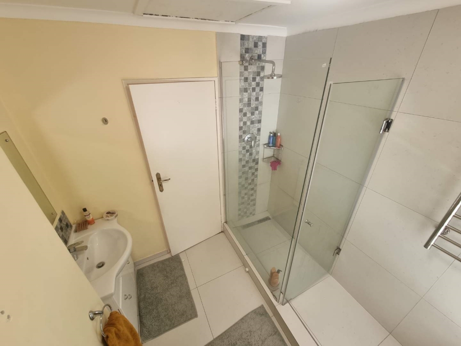 To Let 2 Bedroom Property for Rent in Claremont Upper Western Cape